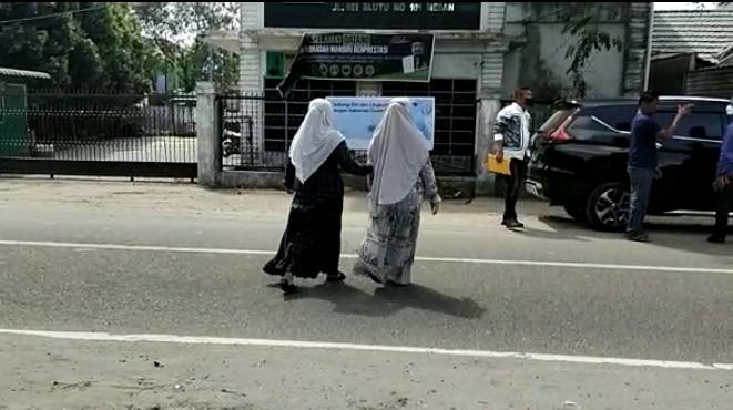 Gara-gara Tanah, Ibu Mimi dan Ibu Nunung Minta Perhatian Jokowi dan Kapoldasu
