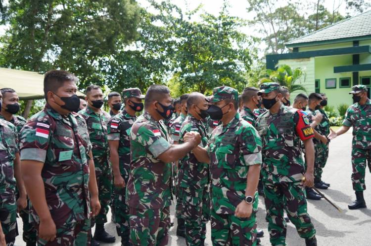  Kodam XVII/Cenderawasih Selenggarakan Pembekalan Personel Satuan BKO Koramil Persiapan TA 2021