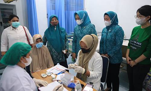 Nawal Lubis Minta Masyarakat Jangan Takut Divaksin, Pemprov Sumut Targetkan Vaksinasi Capai 70%