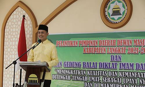 Musa Rajekshah Lantik Pengurus Dewan Masjid dan Resmikan Gedung Balai Diklat Imam-Khotib di Langkat