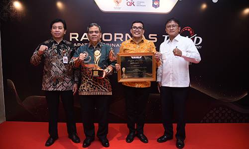 Terbaik Dalam Penyediaan Ragam Akses Keuangan, Pemprov Sumut Raih TPAKD Awards 2021