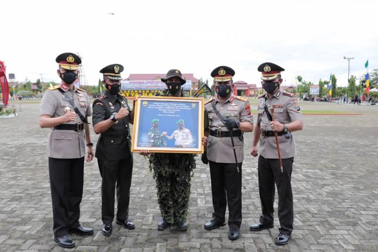 Irjen Pol RZ Panca Putra Pimpin Upacara Penutupan Pendidikan Bintara Polri 2021 di SPN Hinai
