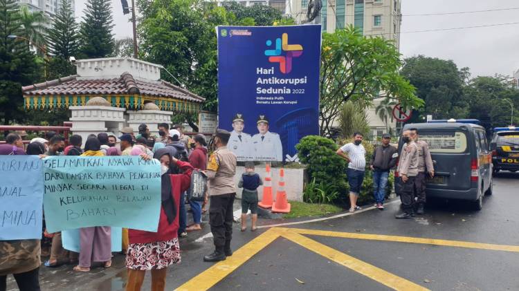  Geruduk Kantor Walikota Medan, Massa Aksi Minta Maling Minyak Ditangkap 