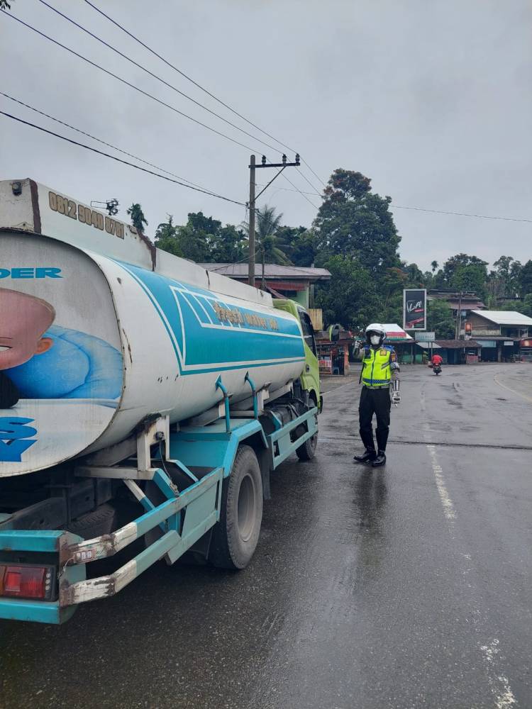 Tim Gabungan Polrestabes Medan Amankan Jalur Wisata Medan-Berastagi 