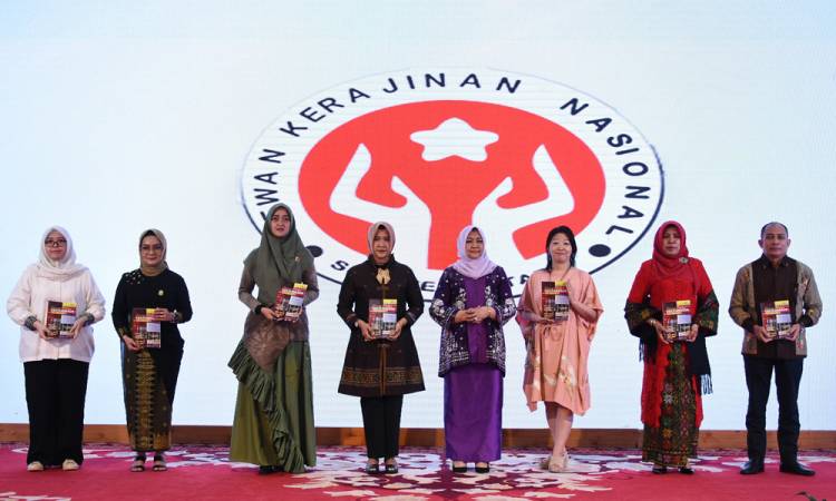 Dekranasda Sumut Luncurkan Buku Selayang Pandang