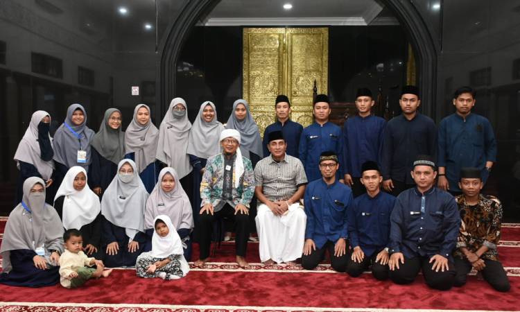 Tausiah Subuh di Masjid Rumah Dinas, Gubernur Edy Rahmayadi Berharap Aa Gym Datang Kembali ke Sumut