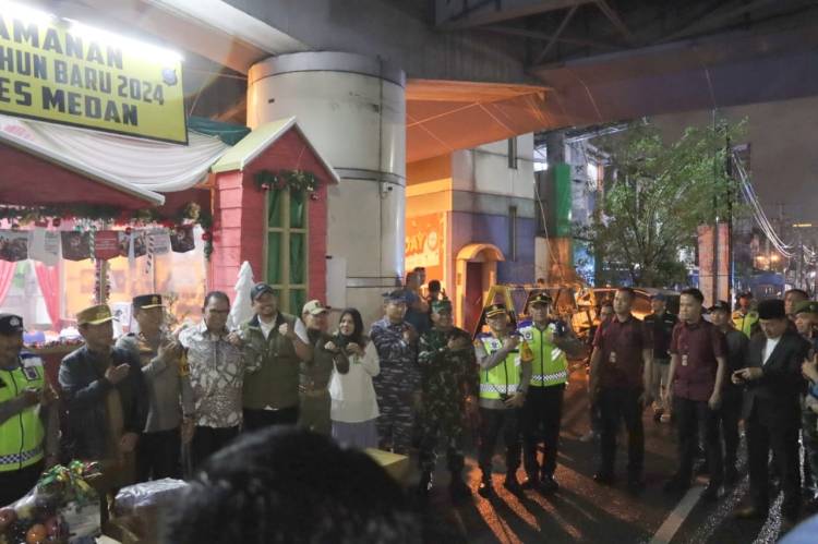 Kapolrestabes Medan Dampingi Forkopimda Sumut dan Medan Pantau Pospam di Malam Natal