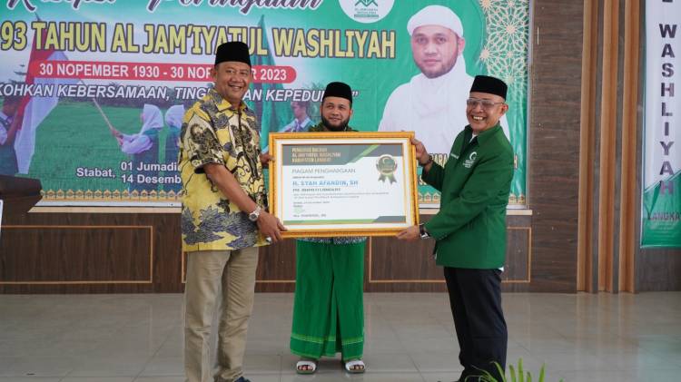 Puncak Milad Ke-93 Al Jam'iyatul Wasliah, Syah Afandin Terima Tiga Penghargaan