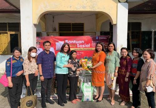 Panitia Natal Oikumene Pemko Medan Aksi Sosial ke Panti Asuhan