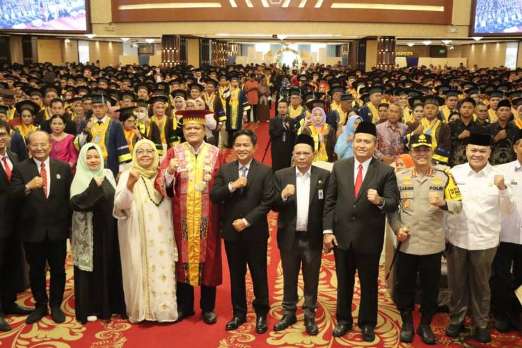 Kapolrestabes Medan Ikuti Wisuda Universitas Pembangunan Panca Budi