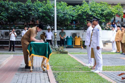 Walikota Medan Lantik 130 Pejabat Administrator dan Pengawas