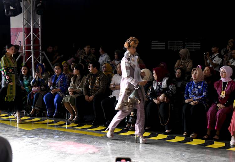 Saksikan Puncak Medan Fashion Festival, Pj Ketua Dekranasda Sumut Optimis Industri Kreatif Terus Bangkit
