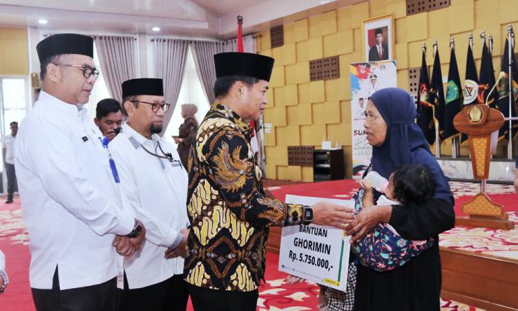 Baznas Sumut Salurkan Zakat Rp3,4 Miliar, Pj Gubernur Sebut Punya Peran Strategis Tingkatkan Kesejahteraan Rakyat