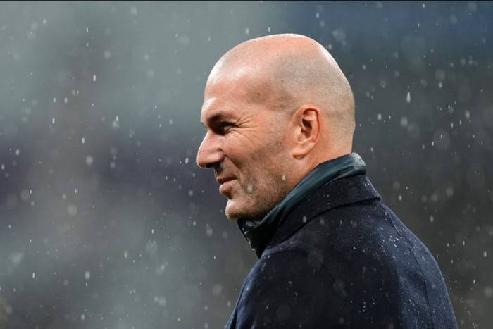 Zidane Sabar Menanti Panggilan Real Madrid atau Timnas Prancis