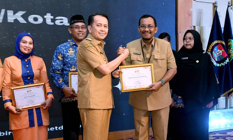 Mitra Kerja Terbaik, Dinas Kominfo Sumut Dapat Penghargaan dari DWP Sumut