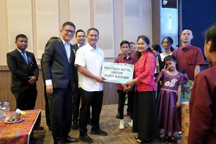 Rayakan Natal Oikumene, Kecamatan Medan Baru Berbagi Kasih dengan Anak-Anak Panti Asuhan