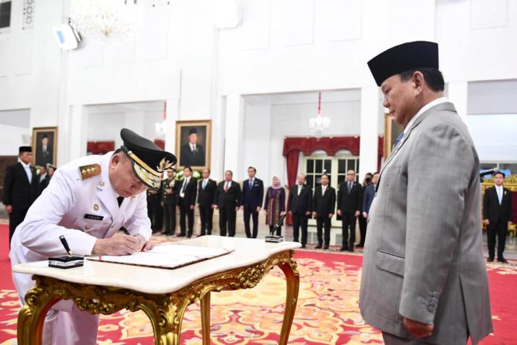 Presiden Prabowo Subianto Lantik Muhidin sebagai Gubernur Kalimantan Selatan