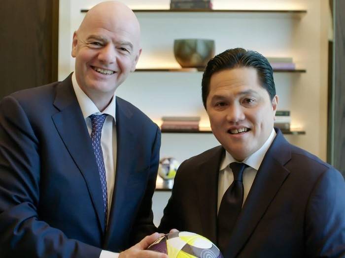 Laporan Erick Thohir ke Presiden FIFA soal Sepakbola Indonesia