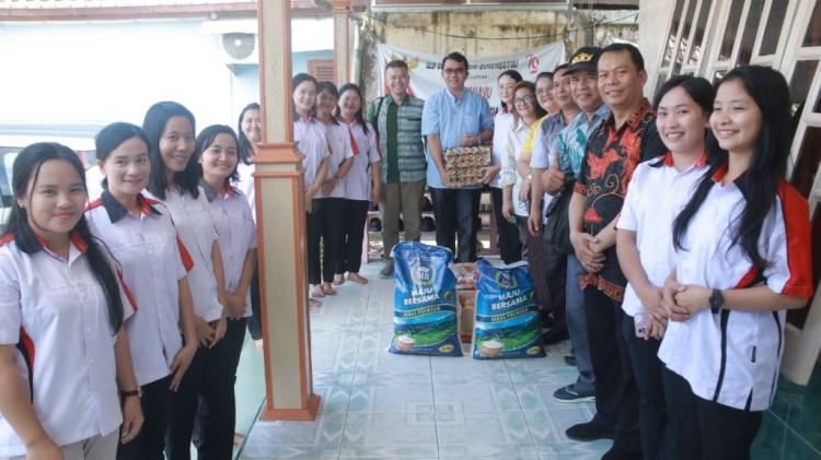 Panitia Natal Oikumene Kota Gunungsitoli Berbagi Kasih