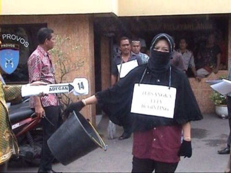 Kasus Penyiraman Air Keras Tewaskan Bocah 7 Tahun Direkonstruksi