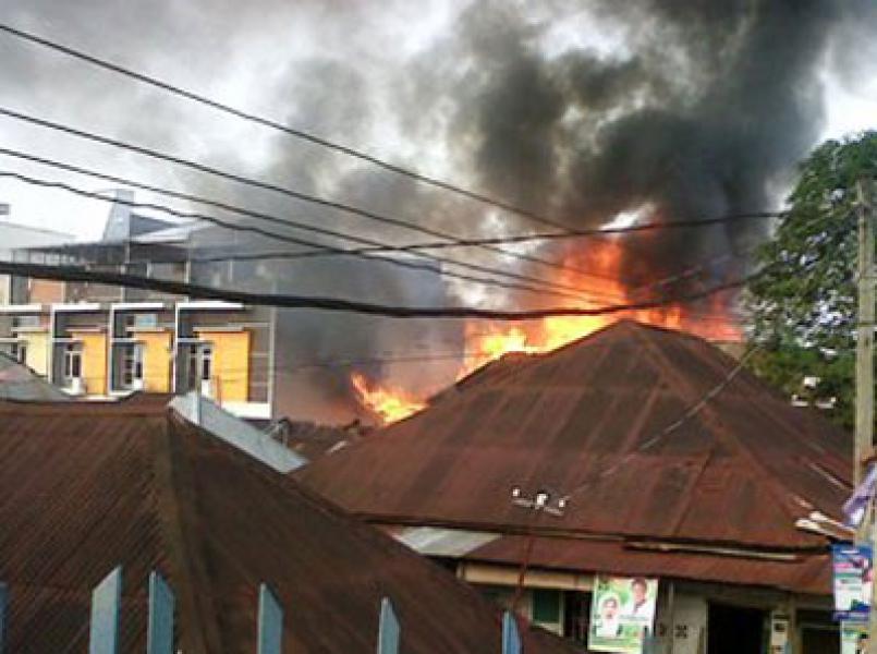 Listrik Padam, 4 Rumah Terbakar di Jalan Sutrisno Gang Aman Medan
