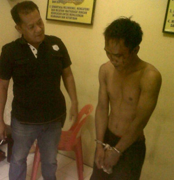 Pria Bertato Ampun Ampun Dihajar Warga