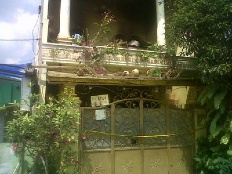 Suami Isteri Tewas Terduduk di Kamar Mandi