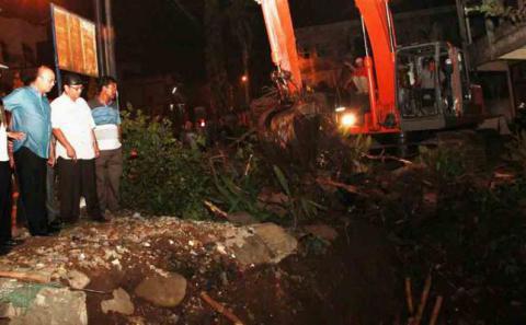 Dinas Bina Marga Medan Korek Sungai Babura