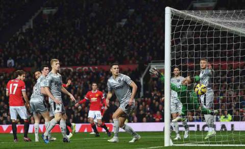Kalahkan Burnley, Van Gaal Tak Puas