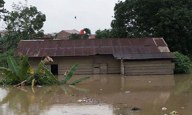 Banjir di Sei Mencirim Sampai Seleher, 2 Orang Hanyut