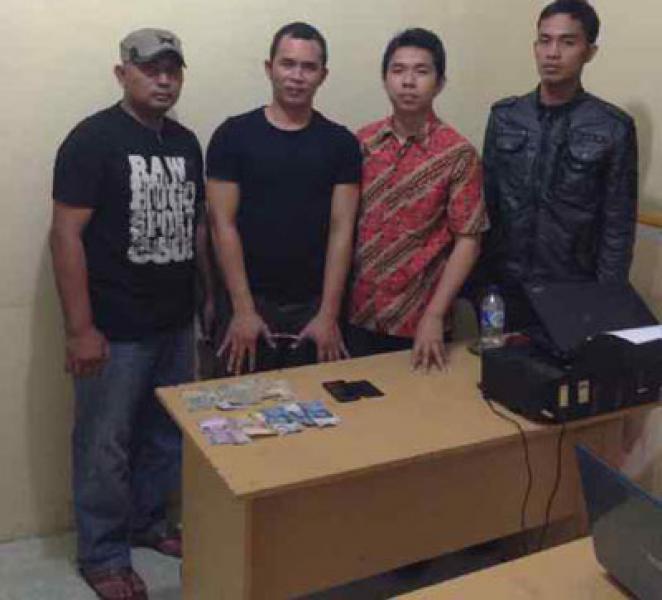 Karyawan PT Madjin Indrapura Nyambi Bandar Togel