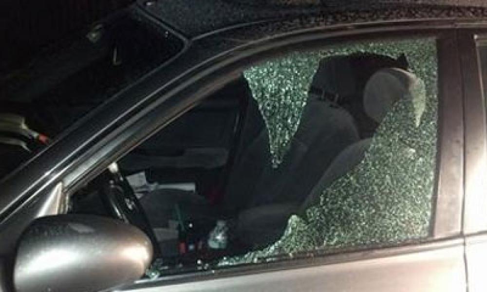 Kaca Mobil Dipecah, Rp14 Juta Lewat