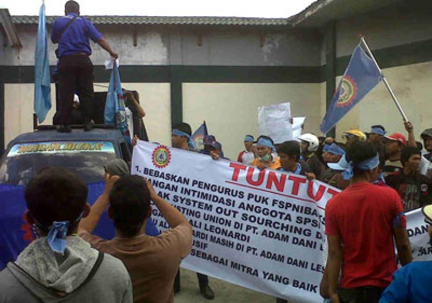SPSI Demo Tuntut 3 Karyawan PT ADL Dibebaskan