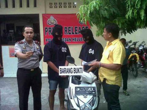Curi Kereta, Fauzi dan Jonggi Diamankan Polisi