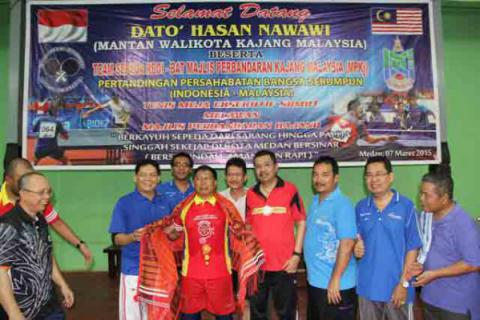 Mantan Wali Kota Kajang Malaysia Keliling Indonesia Naik Sepeda