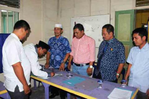 Saparuddin Haji Ambil Formulir Pendaftaran Calon Bupati Madina Partai Nasdem