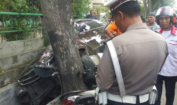 Brak... Pengendara Sepeda Motor Tewas Ditabrak Oknum Polisi di Medan