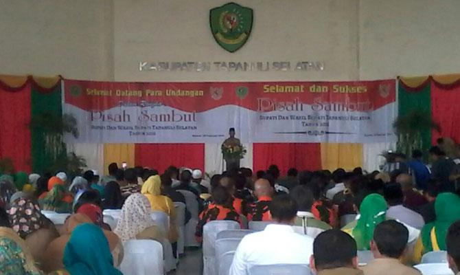 Bupati Tapsel Pisah Sambut