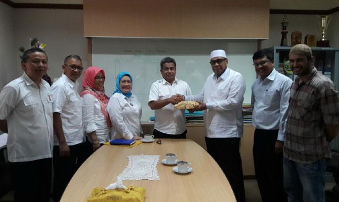 MTSI PTPN IV Serahkan Infak Pembangunan Masjid Agung Medan