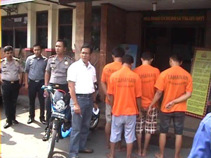 Usut Pencurian Mobil, Polisi Tangkap Polisi