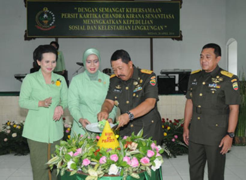 Keberhasilan Suami Merupakan Keberhasilan Peran Istri