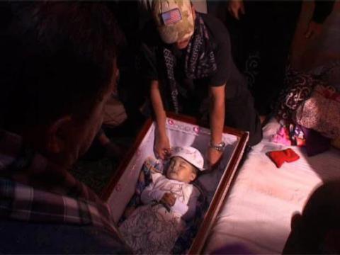 Balita Tewas Diduga Dibekap Pengasuh Dimakamkan