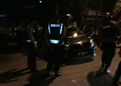 Diduga Mabuk, Mahasiswa Asal Aceh Hantam Trotoar di Medan