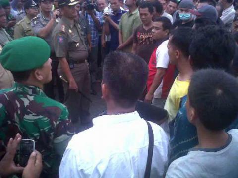 Relokasi Pasar Deli Tua Berakhir Bentrok