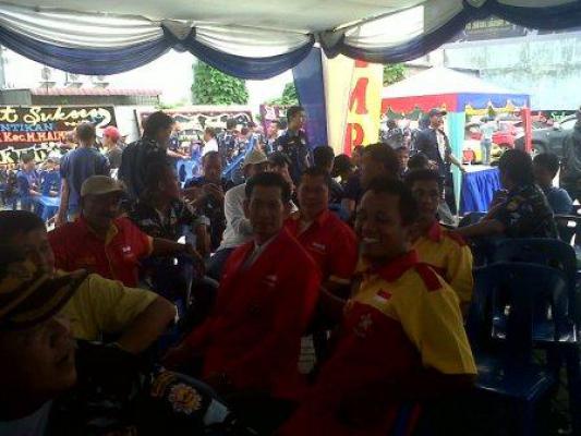  Aksi Biduan Hibur Pelantikan AMPI