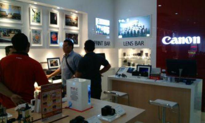 Berbagai Produk Kamera dan Lensa Dipamerkan di Tempat Ini