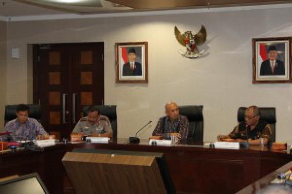 Dihadiri Kapolri dan Ketua KPK, Kepala Staf Presiden Pimpin Rapat Bahas ‘Panama Papers’