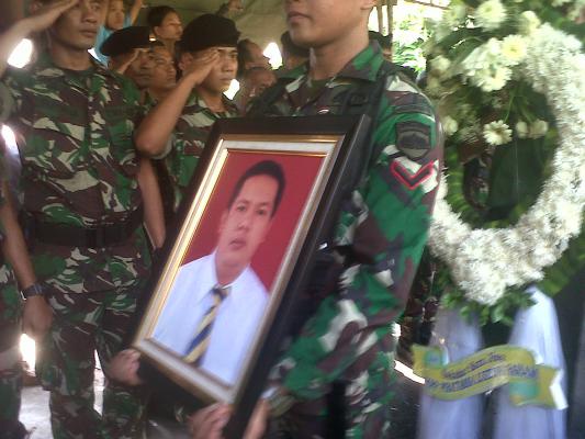 Dirjen Pajak Beri Penghargaan Kepada Petugas Pajak yang Tewas di Nias 