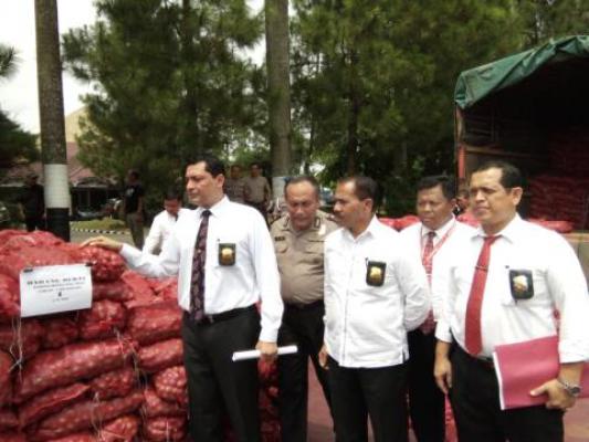 Dit Reskrimsus Polda Sumut Kembali Amankan 14 Ton Bawang Merah Ilegal