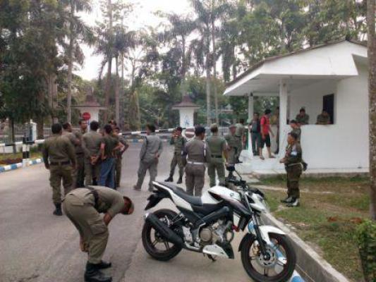 Gaji Satpol PP Belum Dibayar, DPRD Minta PT DMM Dievaluasi